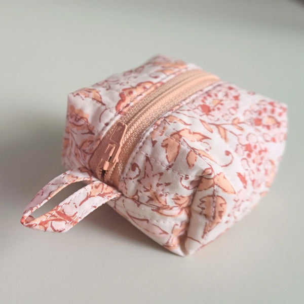 Tiny boxed pouch with zipper tutorial